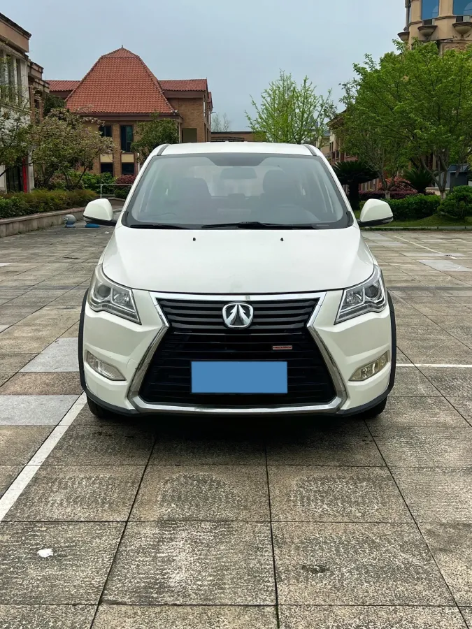 2017 BAIC WeiWang M50F 1.5L 116HP L4 5MT,autocango,china used car exporter,china ev exporter,chinese used car exporter,chinese used ev exporter