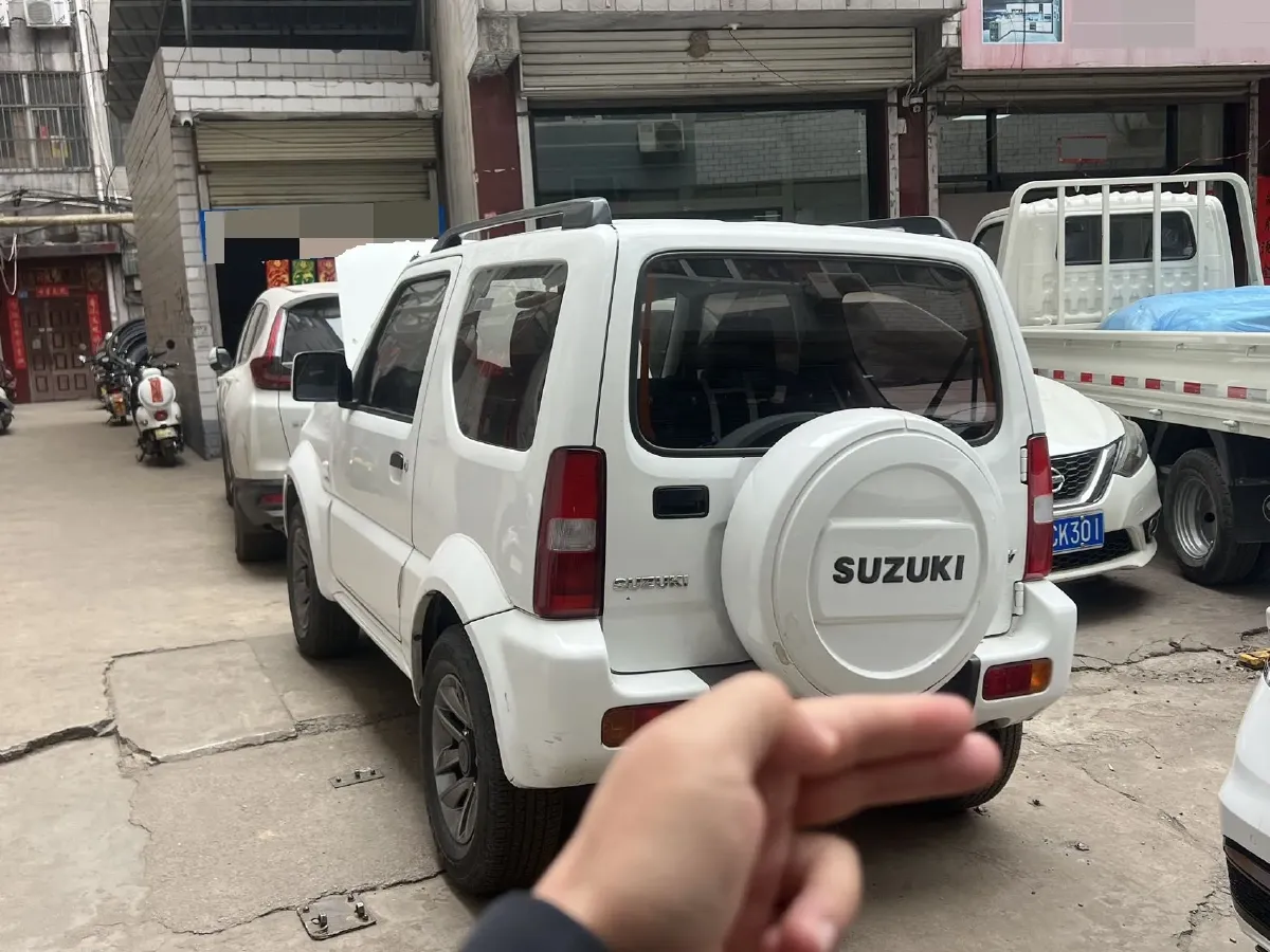 2015 Suzuki Jimny 1.3L 85HP L4 4AT,autocango,china used car exporter,china ev exporter,chinese used car exporter,chinese used ev exporter