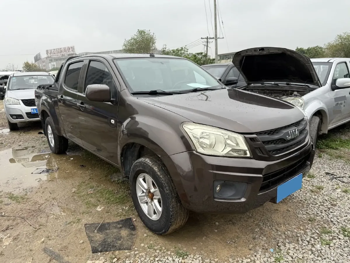 2020 JMC BaoDian 2.5T 140HP L4 5MT,autocango,china used car exporter,china ev exporter,chinese used car exporter,chinese used ev exporter