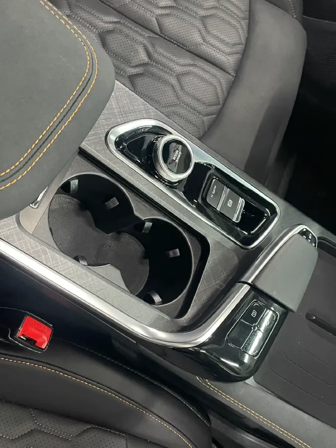 2022 ChangAn UNI-T 1.5T 188HP L4 7DCT,autocango,china used car exporter,china ev exporter,chinese used car exporter,chinese used ev exporter