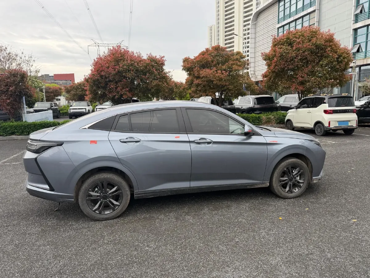 2025 DongFeng Aeolus YiXuan 1.5L 125HP L4 6DCT,autocango,china used car exporter,china ev exporter,chinese used car exporter,chinese used ev exporter