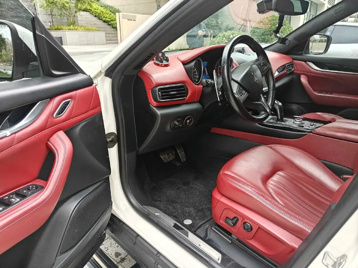 2019 Maserati Levante 3.0T 350HP V6 8AT,autocango,china used car exporter,china ev exporter,chinese used car exporter,chinese used ev exporter