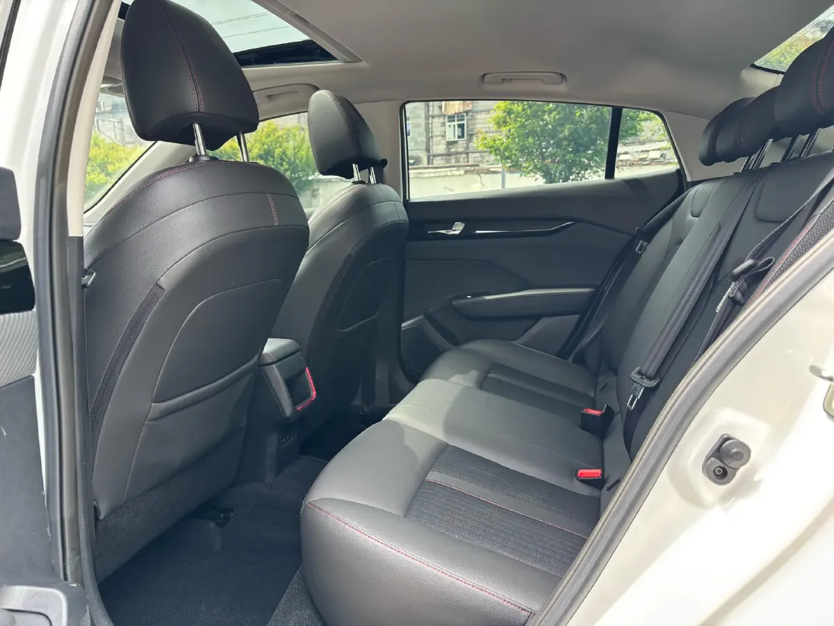 2021 DongFeng Aeolus YiXuan 1.5T 150HP L4 6DCT,autocango,china used car exporter,china ev exporter,chinese used car exporter,chinese used ev exporter