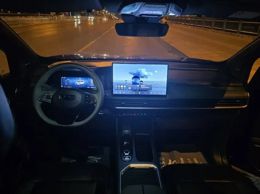 2025 Geely Okavango L 2.0T 218HP L4 7DCT,autocango,china used car exporter,china ev exporter,chinese used car exporter,chinese used ev exporter