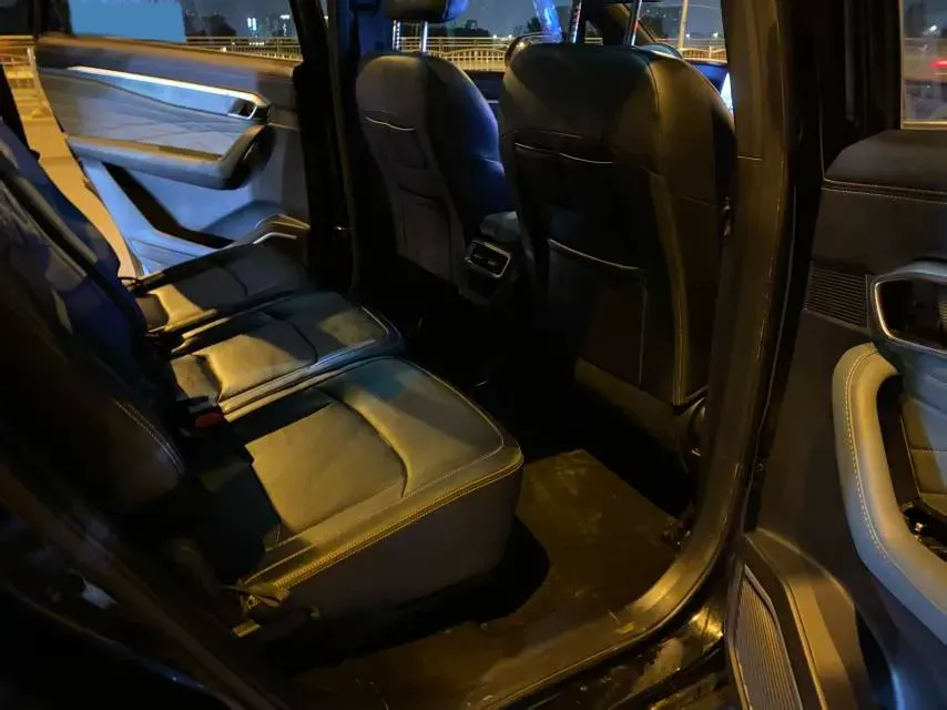 2025 Geely Okavango L 2.0T 218HP L4 7DCT,autocango,china used car exporter,china ev exporter,chinese used car exporter,chinese used ev exporter