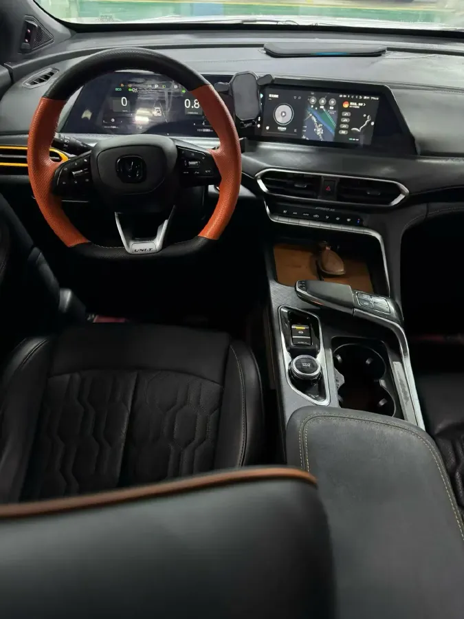 2022 ChangAn UNI-T 1.5T 188HP L4 7DCT,autocango,china used car exporter,china ev exporter,chinese used car exporter,chinese used ev exporter