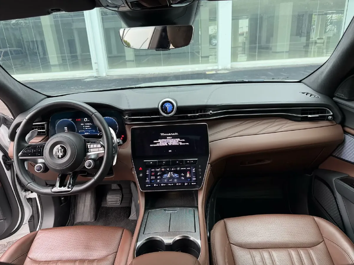 2023 Maserati Grecale 2.0T 300HP L4 8AT,autocango,china used car exporter,china ev exporter,chinese used car exporter,chinese used ev exporter