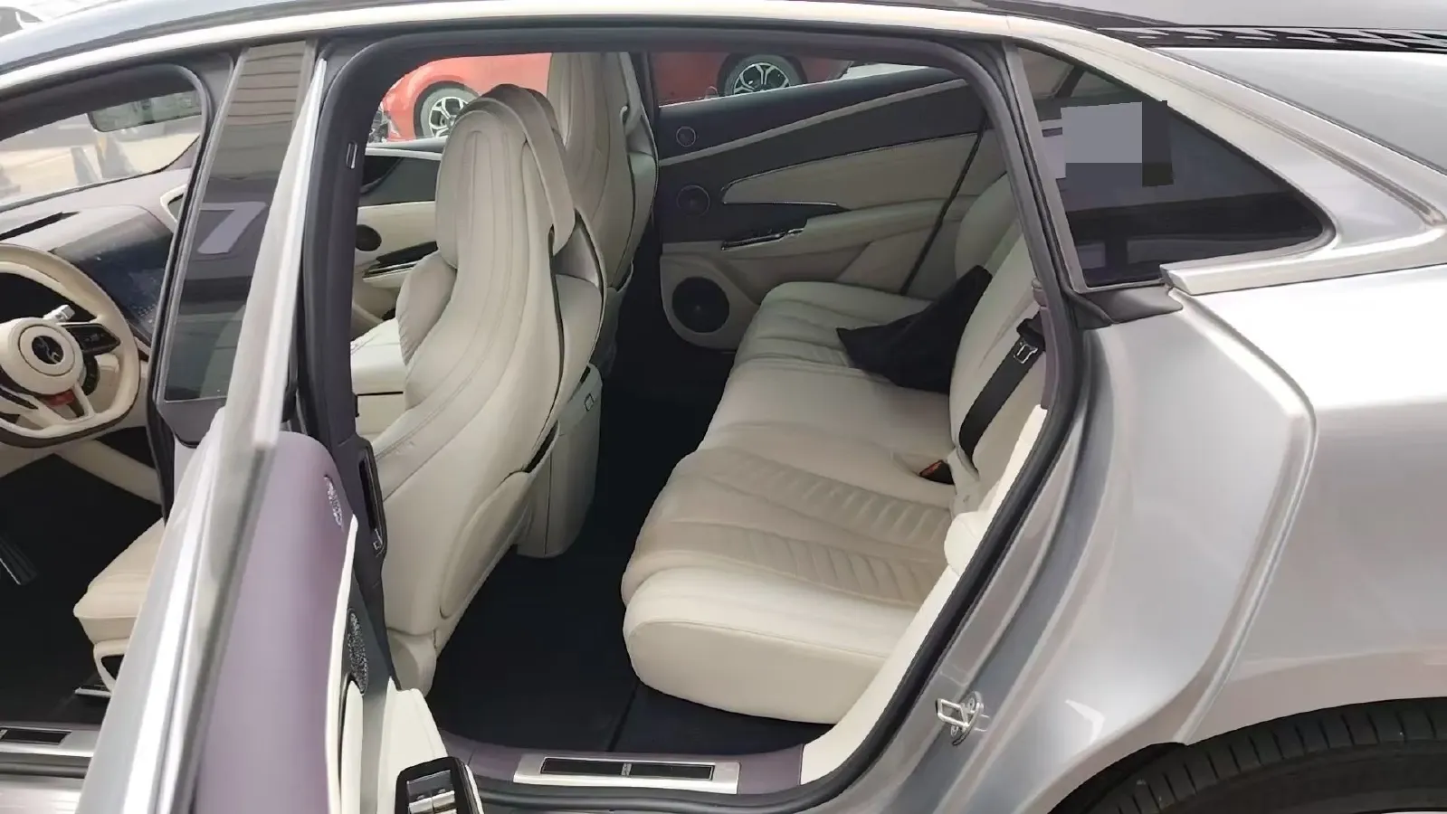 2025 YangWang U7 BEV 135.5KWH,autocango,china used car exporter,china ev exporter,chinese used car exporter,chinese used ev exporter