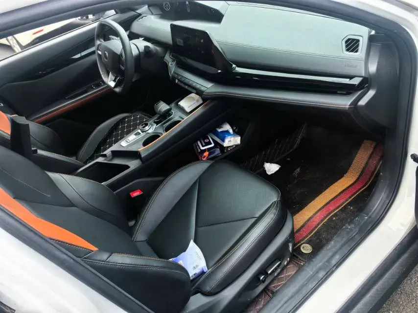 2023 ChangAn UNI-V iDD 1.5T 170HP L4 6TCT PHEV 18.4KWH,autocango,china used car exporter,china ev exporter,chinese used car exporter,chinese used ev exporter