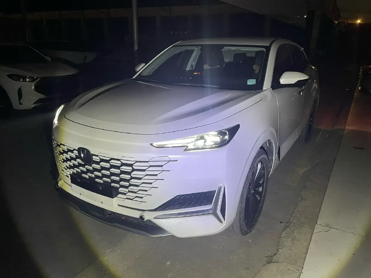 2021 ChangAn UNI-K 2.0T 233HP L4 8AT,autocango,china used car exporter,china ev exporter,chinese used car exporter,chinese used ev exporter