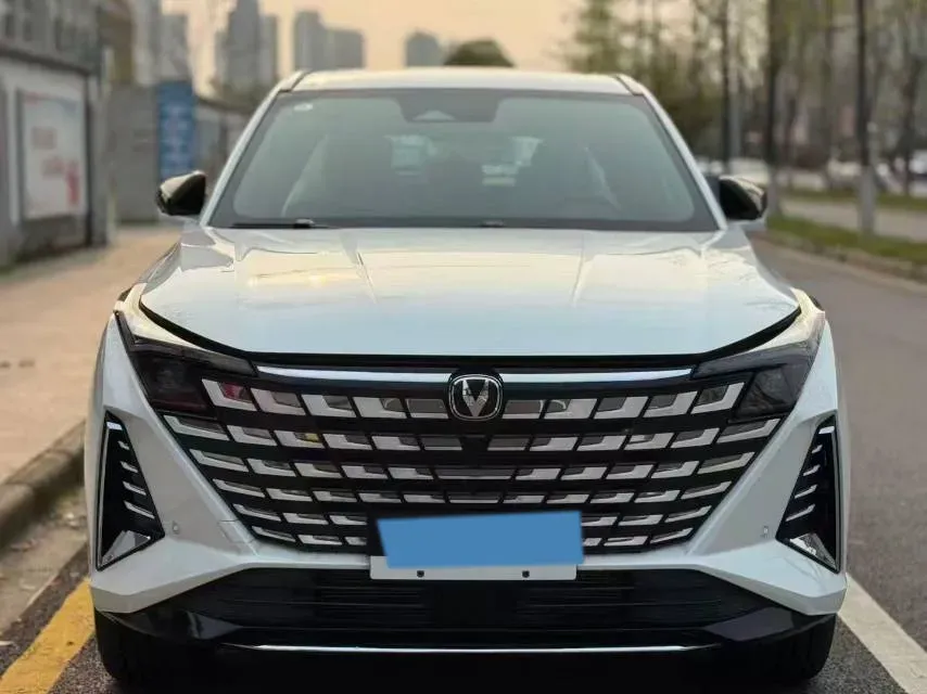 2025 ChangAn UNI-Z 1.5L 98HP L4 E-CVT PHEV,autocango,china used car exporter,china ev exporter,chinese used car exporter,chinese used ev exporter