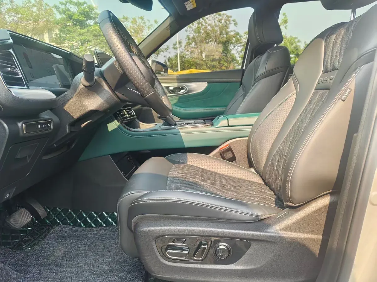 2022 GAC Trumpchi GS8 2.0T 190HP L4 E-CVT Hybrid,autocango,china used car exporter,china ev exporter,chinese used car exporter,chinese used ev exporter