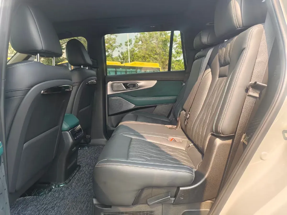 2022 GAC Trumpchi GS8 2.0T 190HP L4 E-CVT Hybrid,autocango,china used car exporter,china ev exporter,chinese used car exporter,chinese used ev exporter