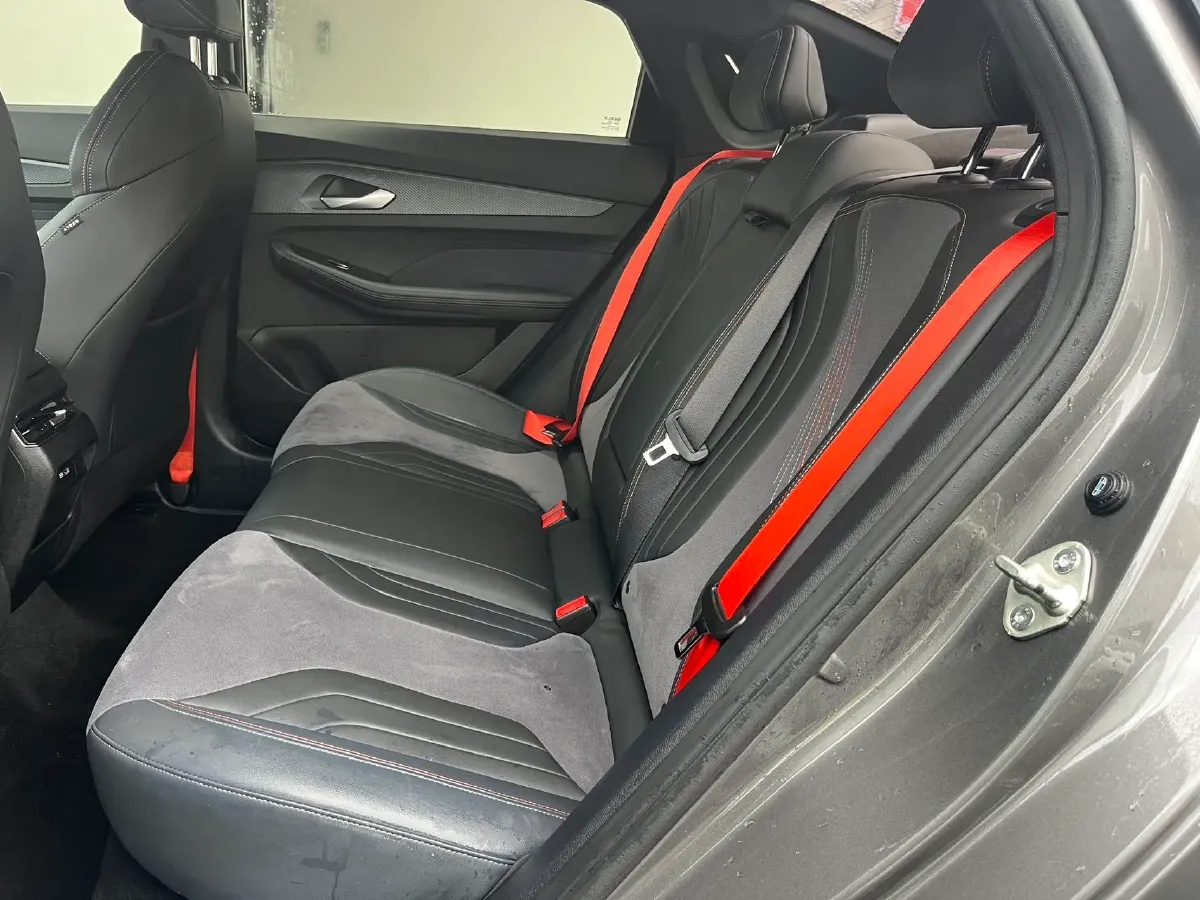 2022 Geely Binray 1.5T 181HP L4 7DCT,autocango,china used car exporter,china ev exporter,chinese used car exporter,chinese used ev exporter