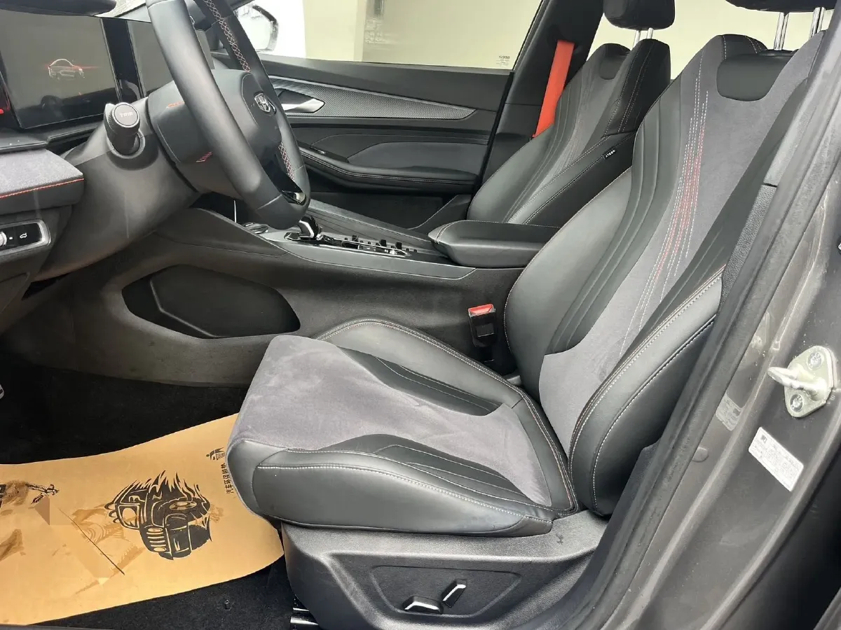 2022 Geely Binray 1.5T 181HP L4 7DCT,autocango,china used car exporter,china ev exporter,chinese used car exporter,chinese used ev exporter