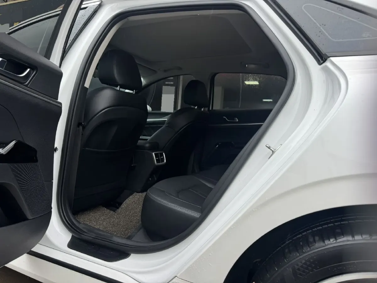 2021 Kia K5 2.0T 240HP L4 8AT,autocango,china used car exporter,china ev exporter,chinese used car exporter,chinese used ev exporter