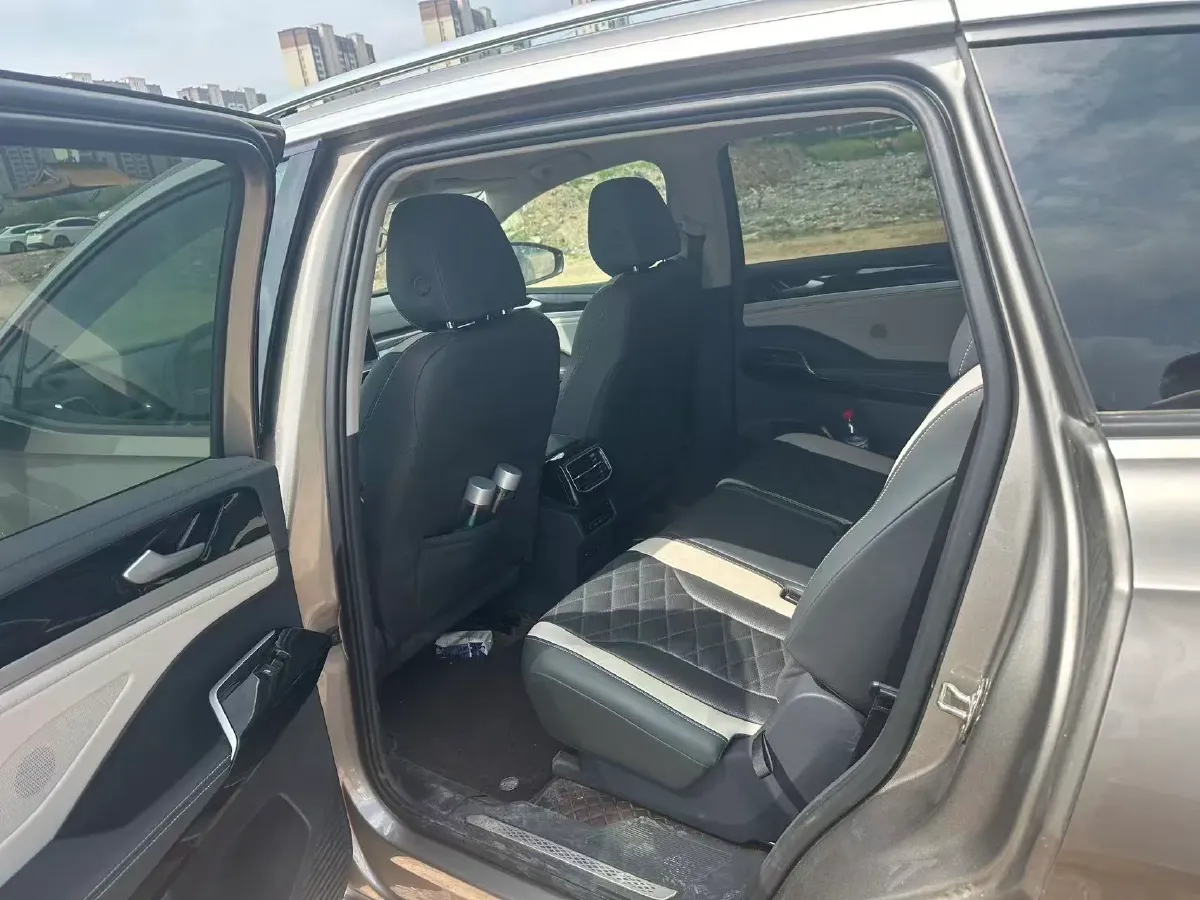 2022 Volkswagen ID.6 Crozz BEV 84.8KWH,autocango,china used car exporter,china ev exporter,chinese used car exporter,chinese used ev exporter