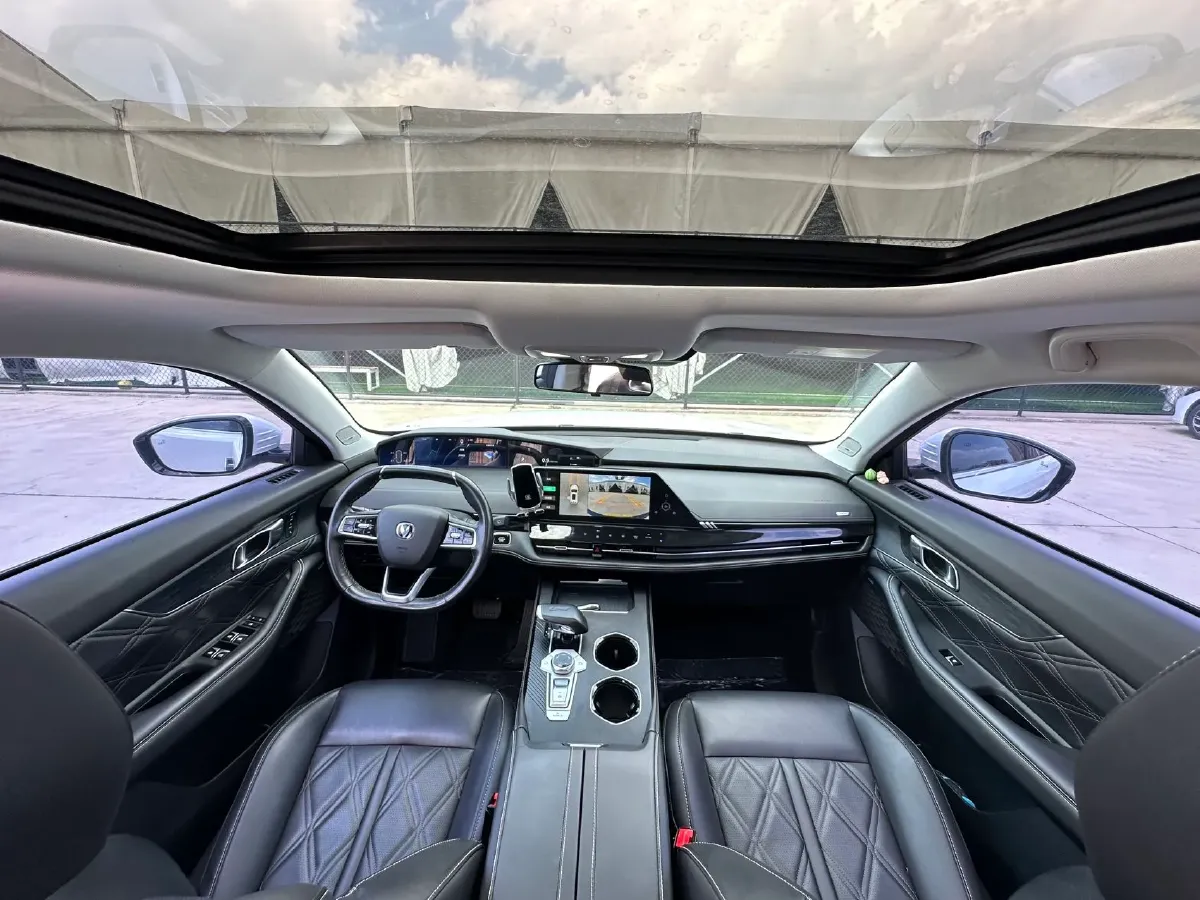 2023 ChangAn UNI-K 2.0T 233HP L4 8AT,autocango,china used car exporter,china ev exporter,chinese used car exporter,chinese used ev exporter