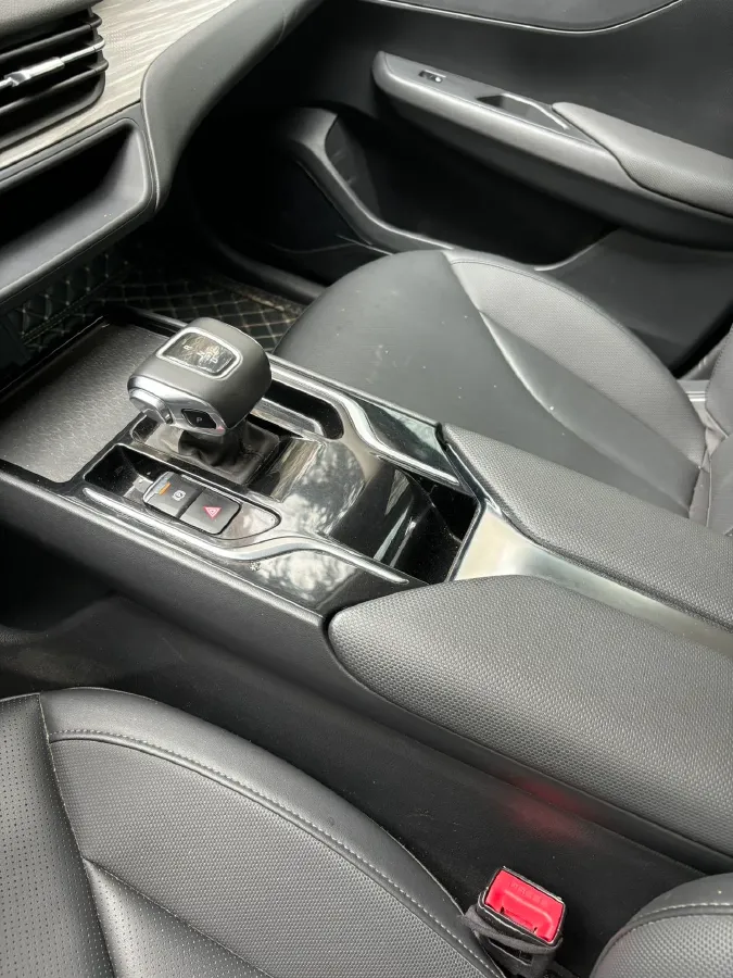 2024 HongQi E-QM5 BEV 72KWH,autocango,china used car exporter,china ev exporter,chinese used car exporter,chinese used ev exporter