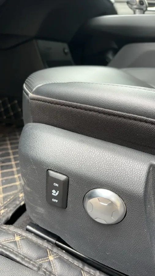 2024 HongQi E-QM5 BEV 72KWH,autocango,china used car exporter,china ev exporter,chinese used car exporter,chinese used ev exporter