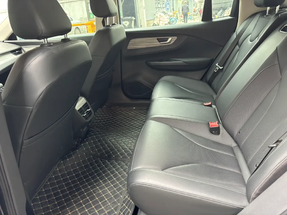 2024 HongQi E-QM5 BEV 72KWH,autocango,china used car exporter,china ev exporter,chinese used car exporter,chinese used ev exporter