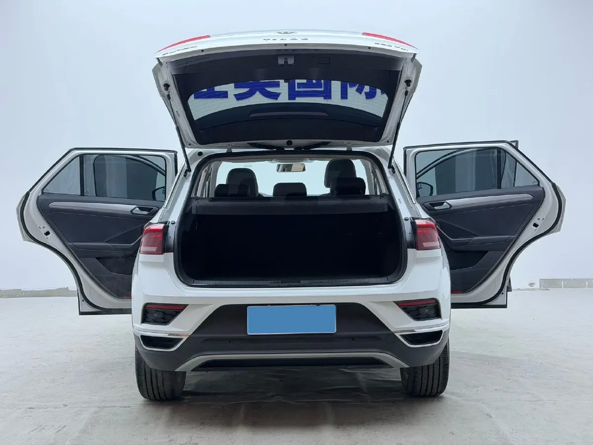 2022 Volkswagen T-Roc 1.4T 150HP L4 7DCT,autocango,china used car exporter,china ev exporter,chinese used car exporter,chinese used ev exporter