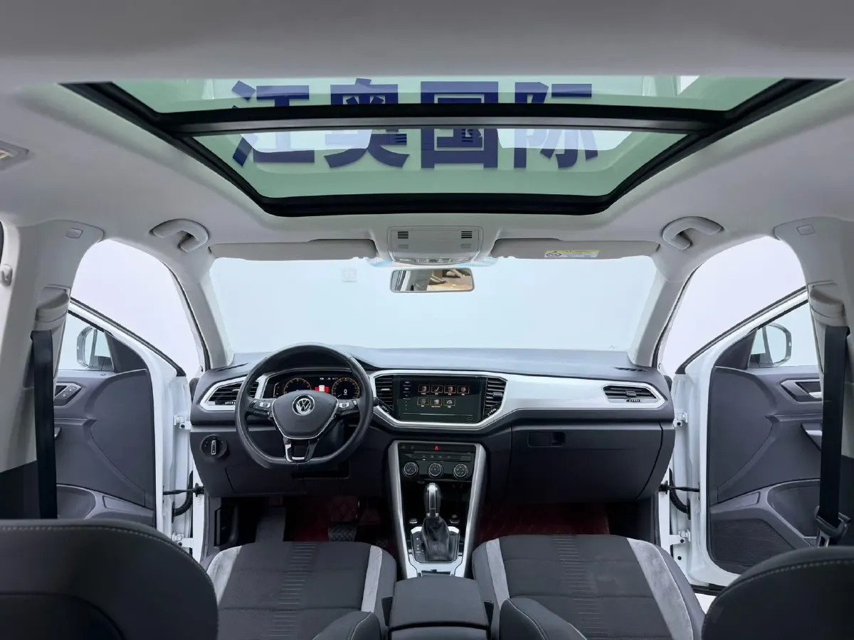 2022 Volkswagen T-Roc 1.4T 150HP L4 7DCT,autocango,china used car exporter,china ev exporter,chinese used car exporter,chinese used ev exporter