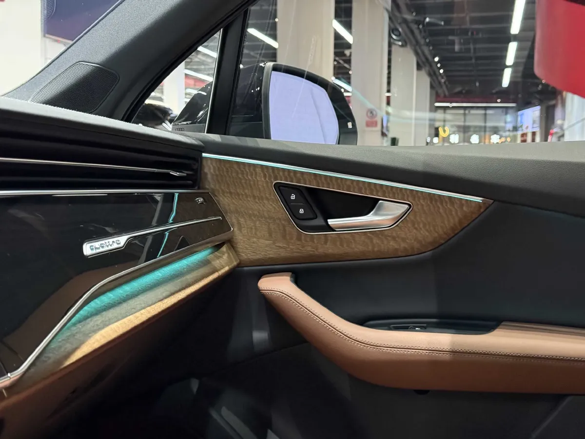 2025 Audi Q7 3.0T 340HP V6 8AT,autocango,china used car exporter,china ev exporter,chinese used car exporter,chinese used ev exporter