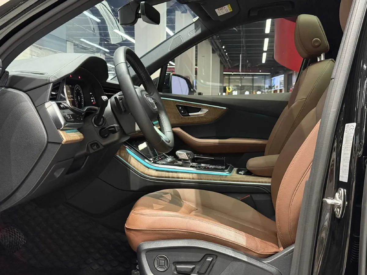 2025 Audi Q7 3.0T 340HP V6 8AT,autocango,china used car exporter,china ev exporter,chinese used car exporter,chinese used ev exporter