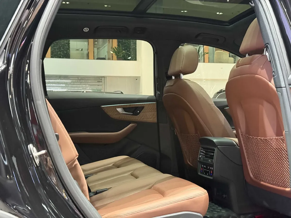 2025 Audi Q7 3.0T 340HP V6 8AT,autocango,china used car exporter,china ev exporter,chinese used car exporter,chinese used ev exporter