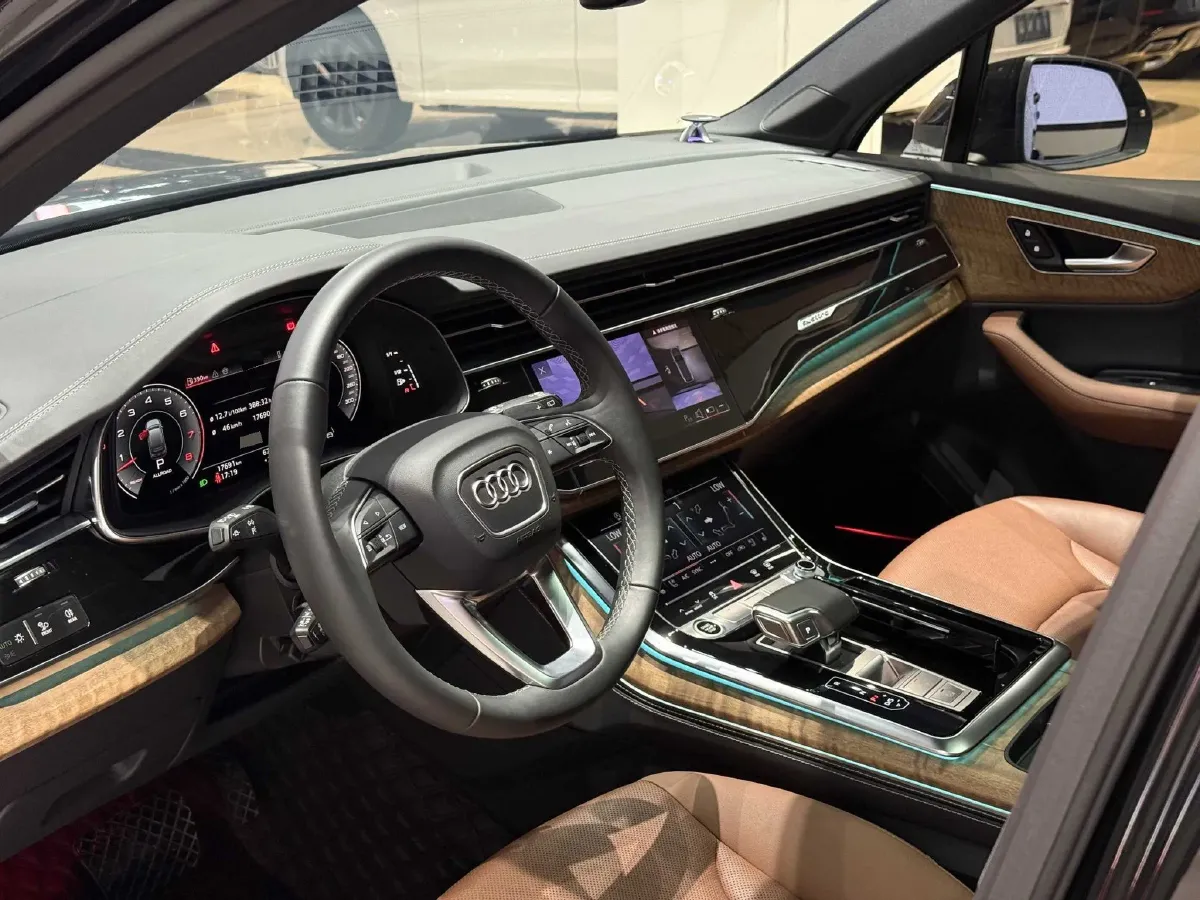 2025 Audi Q7 3.0T 340HP V6 8AT,autocango,china used car exporter,china ev exporter,chinese used car exporter,chinese used ev exporter