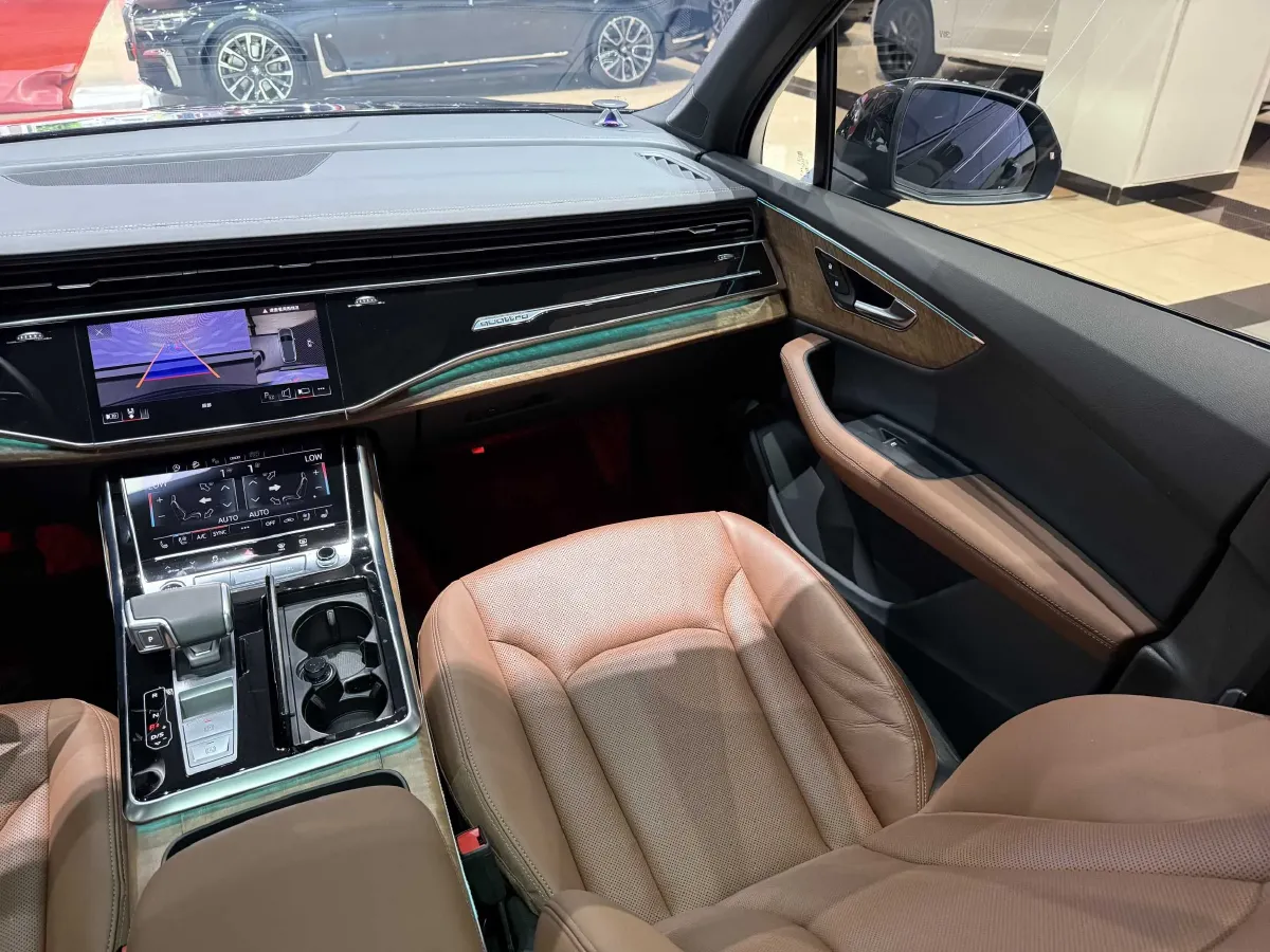 2025 Audi Q7 3.0T 340HP V6 8AT,autocango,china used car exporter,china ev exporter,chinese used car exporter,chinese used ev exporter