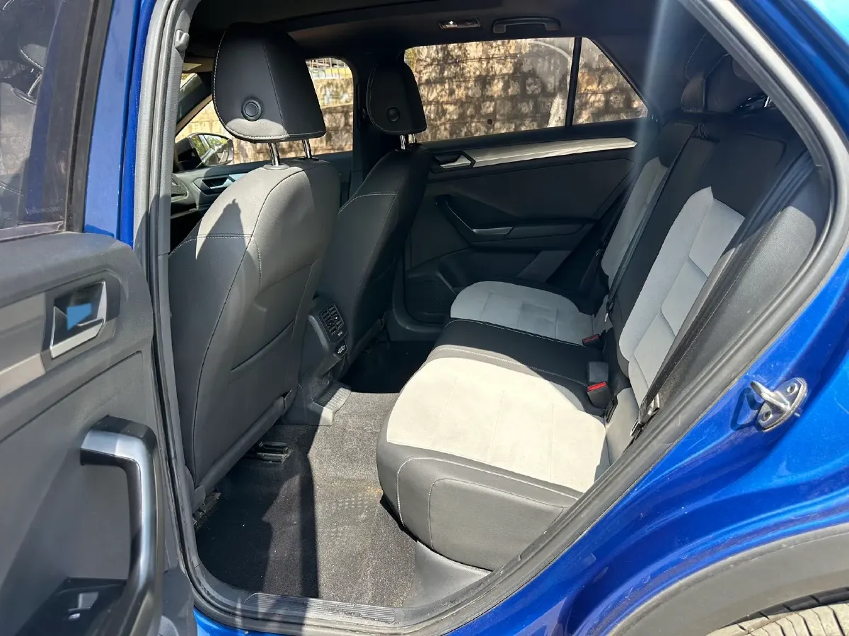 2021 Volkswagen T-Roc 1.4T 150HP L4 7DCT,autocango,china used car exporter,china ev exporter,chinese used car exporter,chinese used ev exporter