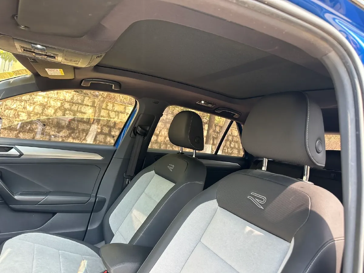 2021 Volkswagen T-Roc 1.4T 150HP L4 7DCT,autocango,china used car exporter,china ev exporter,chinese used car exporter,chinese used ev exporter