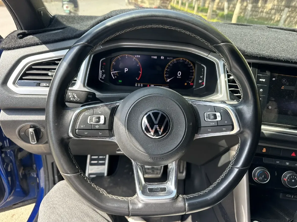 2021 Volkswagen T-Roc 1.4T 150HP L4 7DCT,autocango,china used car exporter,china ev exporter,chinese used car exporter,chinese used ev exporter
