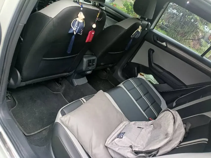 2023 Volkswagen T-Roc 1.5T 160HP L4 7DCT,autocango,china used car exporter,china ev exporter,chinese used car exporter,chinese used ev exporter