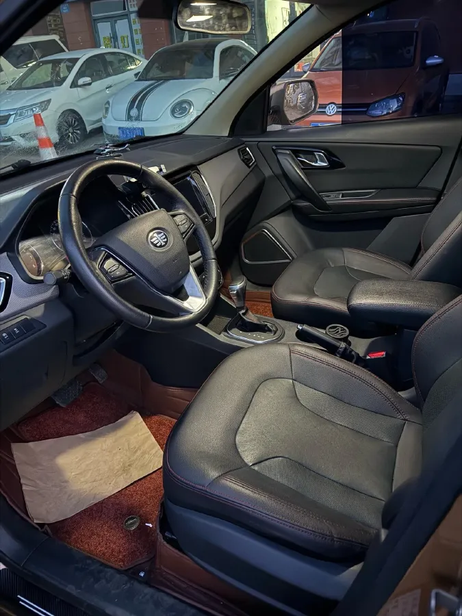 2017 FAW Senia R7 1.6L 116HP L4 6AT,autocango,china used car exporter,china ev exporter,chinese used car exporter,chinese used ev exporter