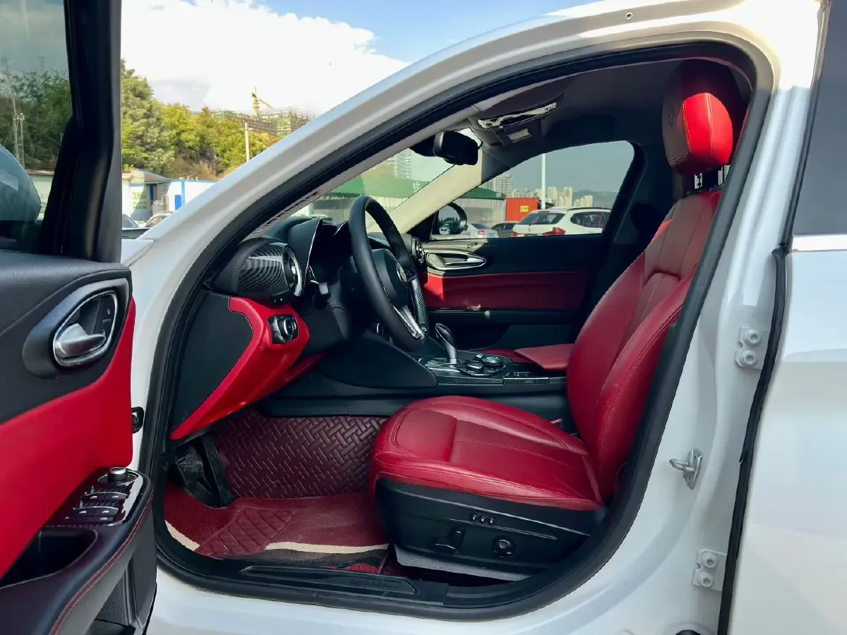 2017 Toyota Highlander 2.0T 220HP L4 6AT,autocango,china used car exporter,china ev exporter,chinese used car exporter,chinese used ev exporter