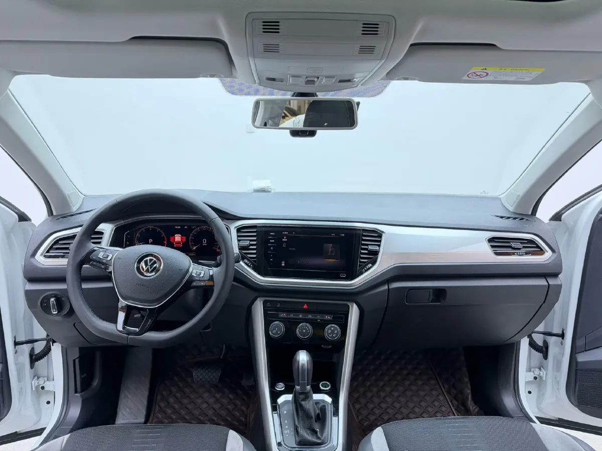 2022 Volkswagen T-Roc 1.4T 150HP L4 7DCT,autocango,china used car exporter,china ev exporter,chinese used car exporter,chinese used ev exporter