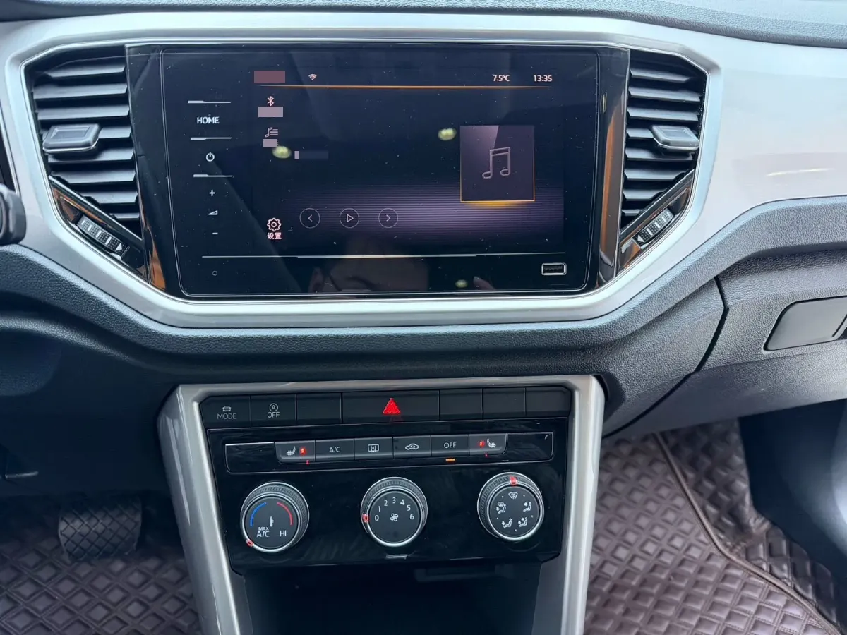 2022 Volkswagen T-Roc 1.4T 150HP L4 7DCT,autocango,china used car exporter,china ev exporter,chinese used car exporter,chinese used ev exporter