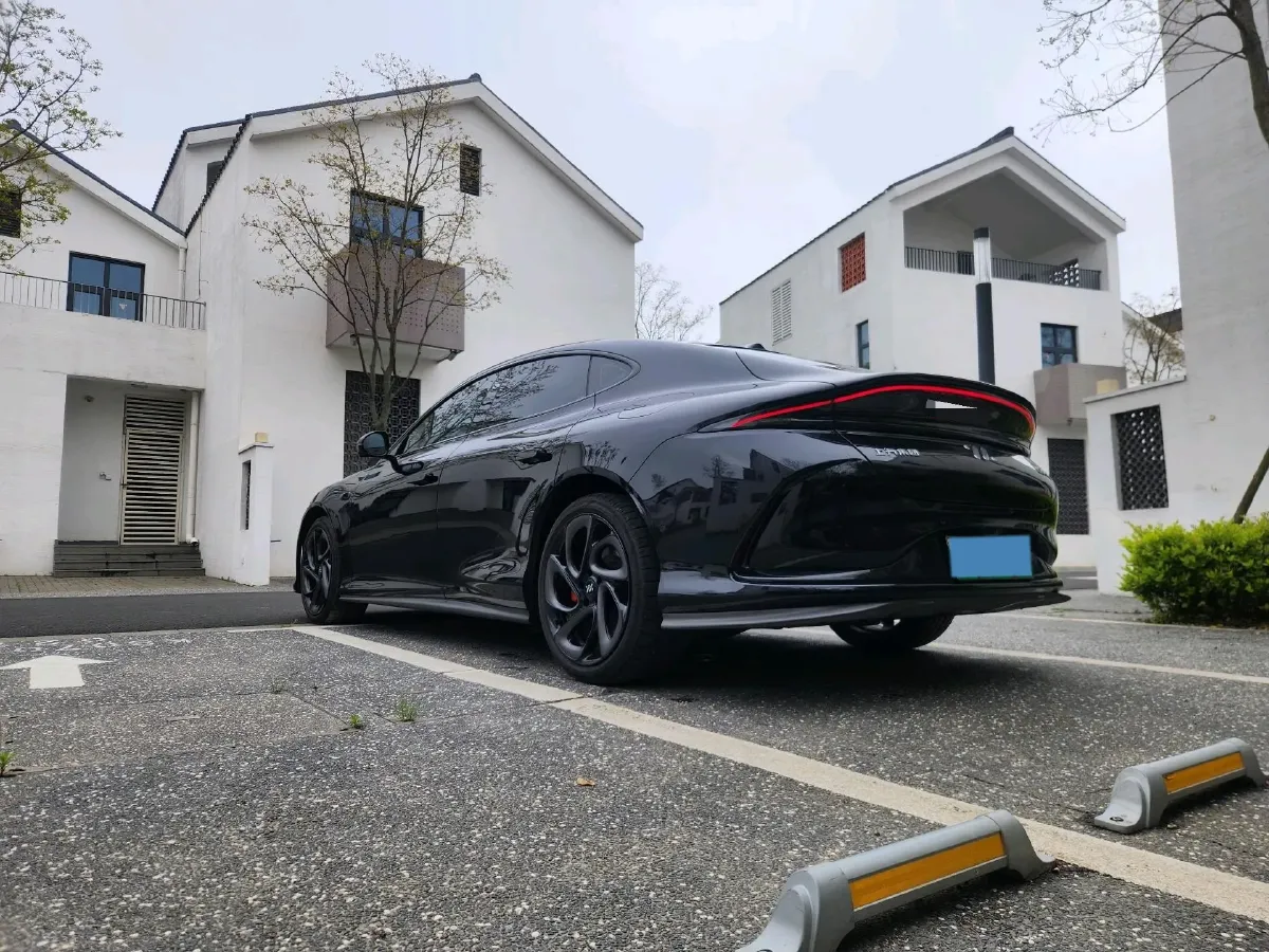 2024 IM L6 BEV 83KWH,autocango,china used car exporter,china ev exporter,chinese used car exporter,chinese used ev exporter