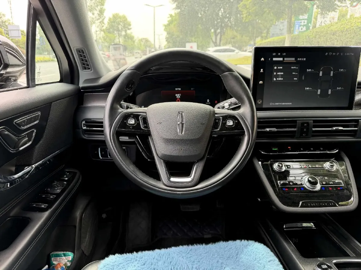 2022 Lincoln Corsair 2.0T 245HP L4 8AT,autocango,china used car exporter,china ev exporter,chinese used car exporter,chinese used ev exporter