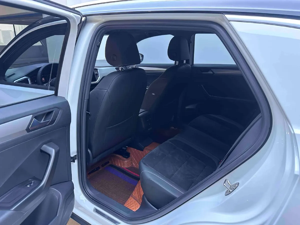 2022 Volkswagen T-Roc 1.4T 150HP L4 7DCT,autocango,china used car exporter,china ev exporter,chinese used car exporter,chinese used ev exporter