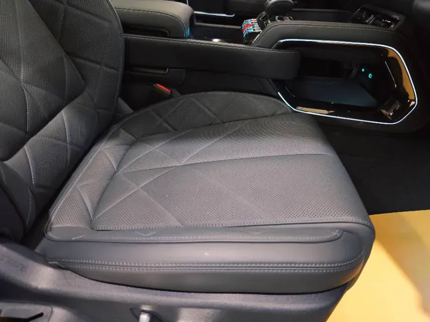 2025 FangChengBao Bao 5 1.5T 194HP L4 E-CVT PHEV 31.8KWH,autocango,china used car exporter,china ev exporter,chinese used car exporter,chinese used ev exporter