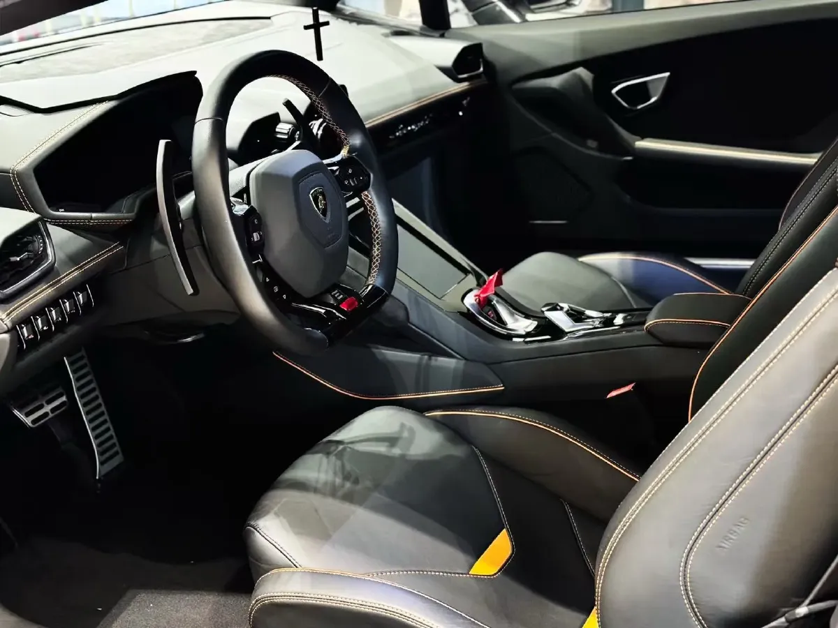 2020 Lamborghini Huracán 5.2L 611HP V10 7DCT,autocango,china used car exporter,china ev exporter,chinese used car exporter,chinese used ev exporter