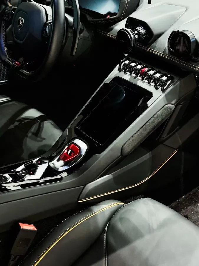 2020 Lamborghini Huracán 5.2L 611HP V10 7DCT,autocango,china used car exporter,china ev exporter,chinese used car exporter,chinese used ev exporter