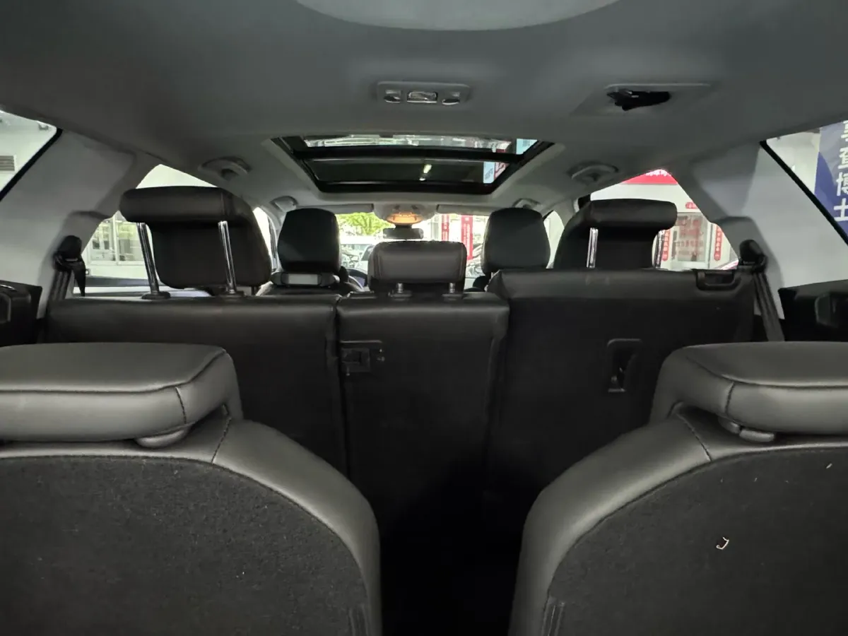 2017 Peugeot 5008 1.6T 167HP L4 6AT,autocango,china used car exporter,china ev exporter,chinese used car exporter,chinese used ev exporter