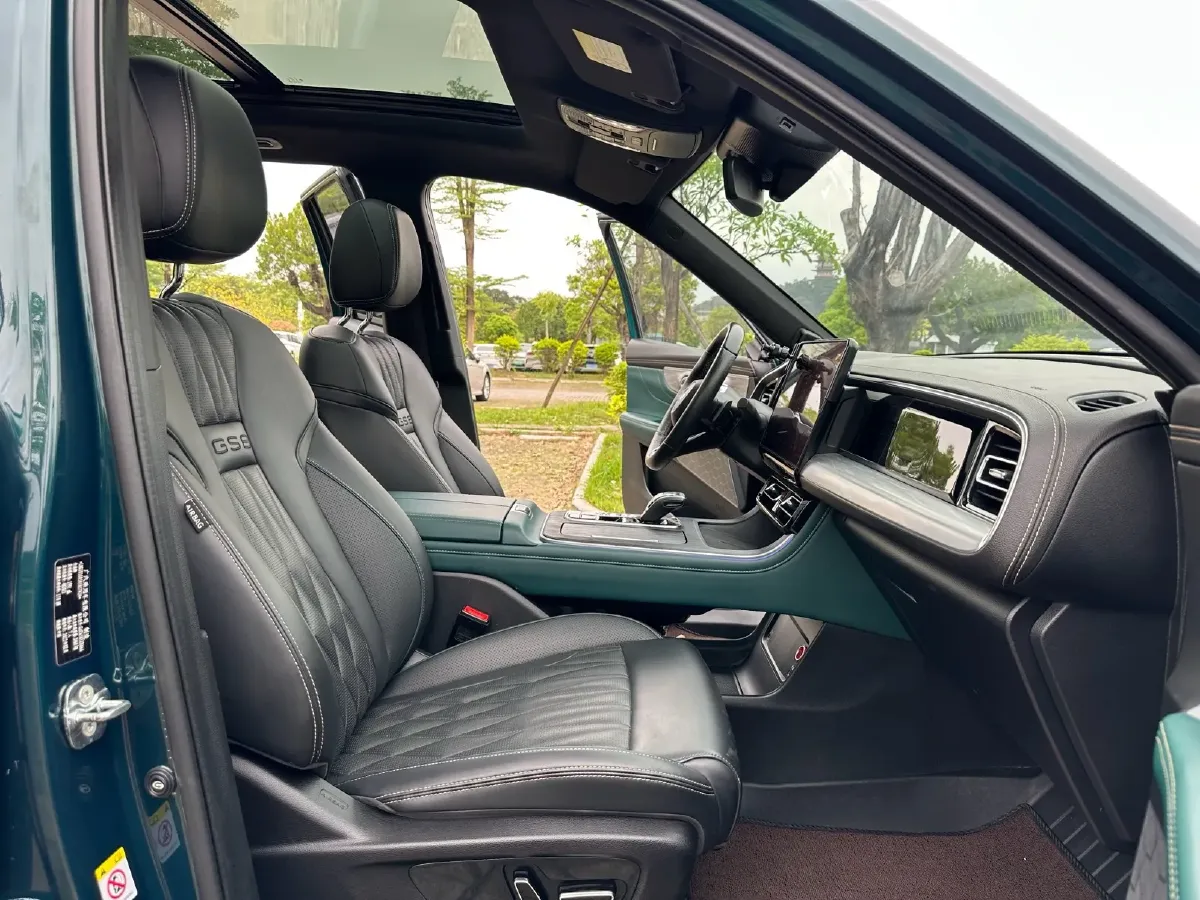 2022 GAC Trumpchi GS8 2.0T 252HP L4 8AT,autocango,china used car exporter,china ev exporter,chinese used car exporter,chinese used ev exporter