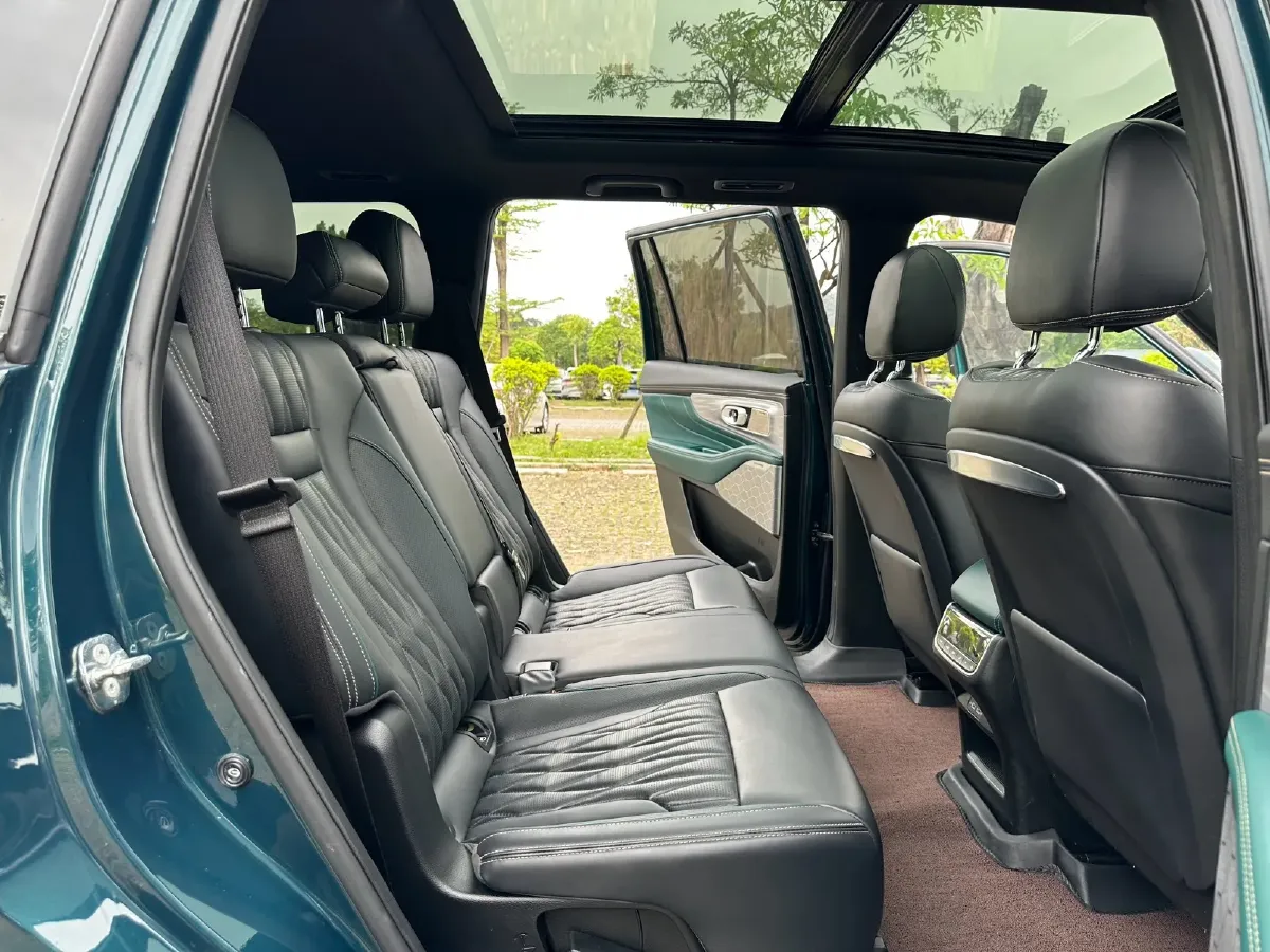 2022 GAC Trumpchi GS8 2.0T 252HP L4 8AT,autocango,china used car exporter,china ev exporter,chinese used car exporter,chinese used ev exporter