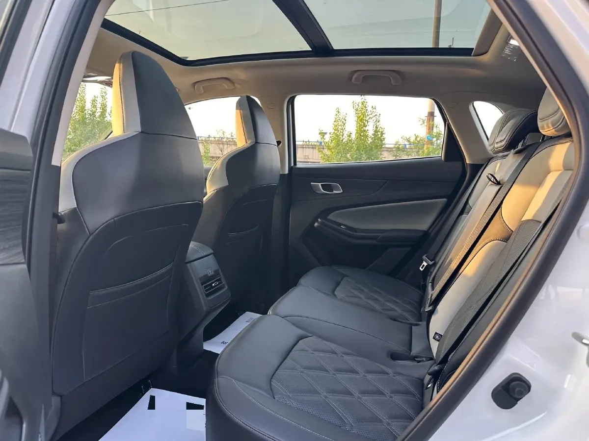 2023 Venucia Grand V DD-i 1.5T 163HP L4 E-CVT PHEV 18.4KWH,autocango,china used car exporter,china ev exporter,chinese used car exporter,chinese used ev exporter